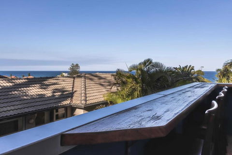 Ocean Views 2-Bed Apartment Minutes From Beach - Tourism Hervey Bay 1