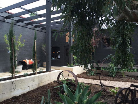 One Paddock Currency Creek Winery Villas - Tourism Hervey Bay 2