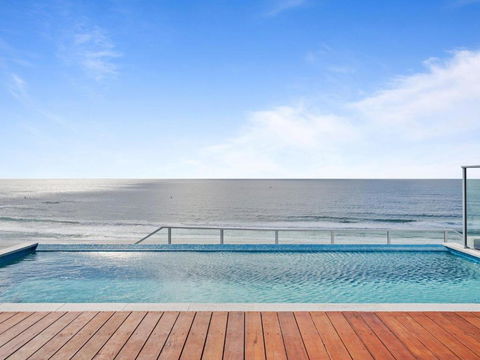 Ocean Views Apartment With Rooftop Pool - CoastHM - Tourism Hervey Bay 2