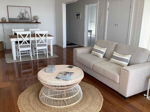 Ocean Views & City Convenience Perfect Getaway - Hervey Bay Accommodation 1