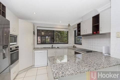 Oceania Beach Paradise LJHooker Yamba - Tourism Hervey Bay 3
