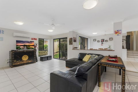 Oceania Beach Paradise LJHooker Yamba - Tourism Hervey Bay 1