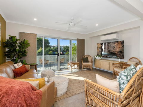 Oceans Five - Beachside Paradise - Tourism Hervey Bay 2