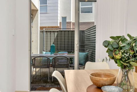 Oceanside At Christies Beach - Contemporary Comfort - Tourism Hervey Bay 3