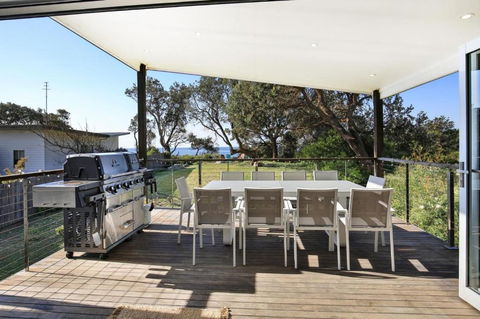 Oceanside I Pet Friendly Absolute Beachfront - Tourism Hervey Bay 2