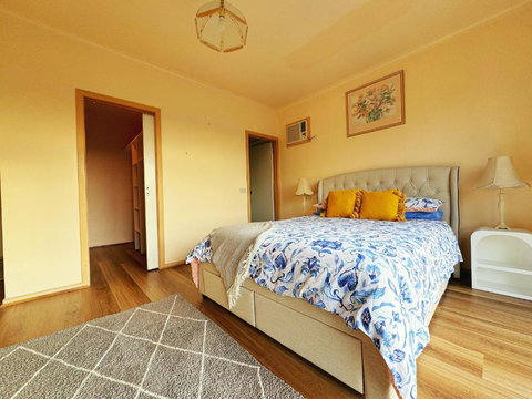 Oceanview 4B2B Two-story House With Big Balcony! - Hervey Bay Accommodation 2