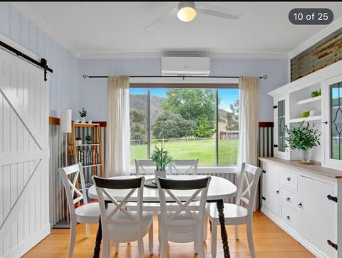 Omeo Holiday Home - Tourism Hervey Bay 1