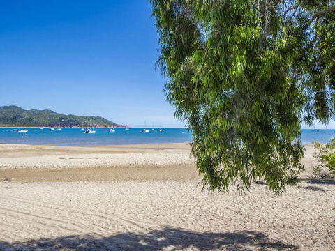 On The Beach - Tourism Hervey Bay 2