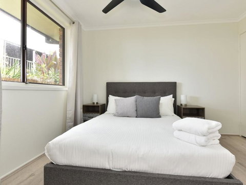 On The Lake At Fishing Point - Hervey Bay Accommodation 3