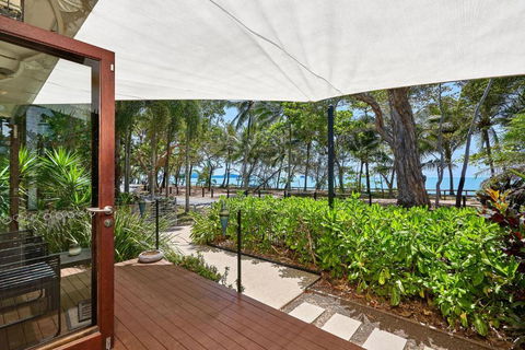 Onda Beach Clifton Beach - Tourism Hervey Bay 0