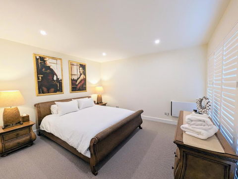 ONE Luxury Apartment - Tourism Hervey Bay 2