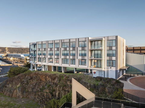 One North Terrace - Hervey Bay Accommodation 1