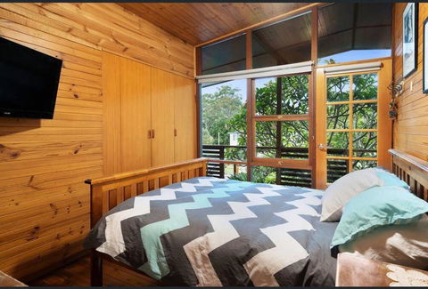 ONE OF A KIND Vacation Rental- Berkeley Vale - Hervey Bay Accommodation 3