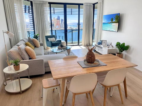 Oracle 28th Floor Tower 2 Ocean Views! - GC Getaways - Tourism Hervey Bay 3