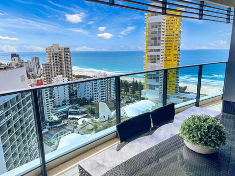 Oracle 28th Floor Tower 2 Ocean Views! - GC Getaways - Tourism Hervey Bay 1