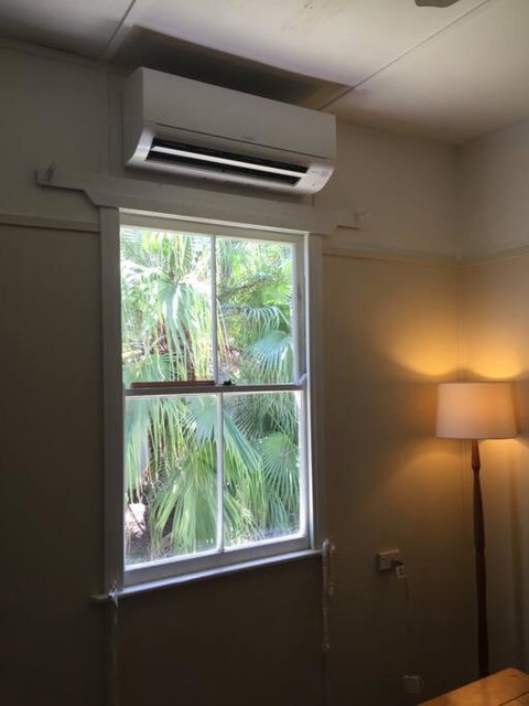 Original Surf Cottage In Heart Of Pottsville Beach - Hervey Bay Accommodation 3