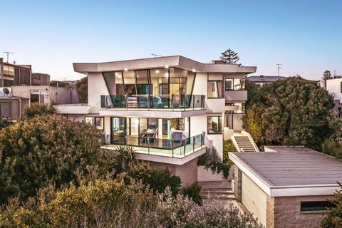 Orton Oceanview Luxury Retreat - Tourism Hervey Bay 0