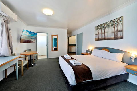 Oscar Motel - Tourism Hervey Bay 0
