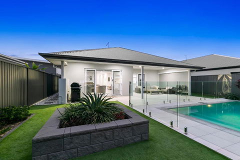 OSPREY ISLAND RETREAT - Hervey Bay Accommodation 0