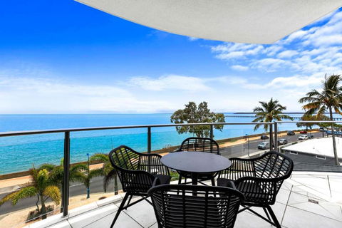 Ospreys At The Pier - Hervey Bay Accommodation 0
