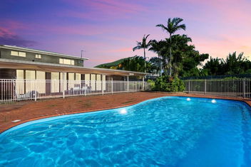 Outlook To K\'Gari with Hervey Bay Accommodation