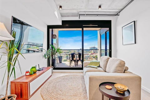 Ovation - New Footscray Apt W Parking & Pool - Hervey Bay Accommodation 0