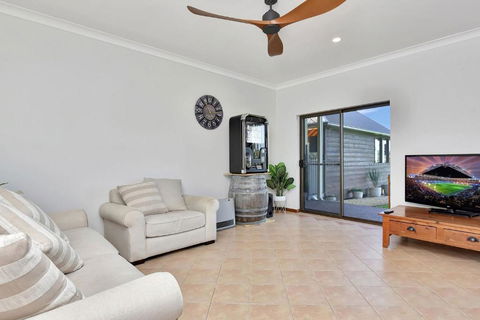 Overflow Downs-Riverside Acreage - Tourism Hervey Bay 3