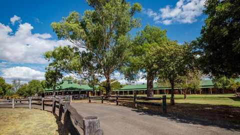 Overlander Homestead Motel - Tourism Hervey Bay 2