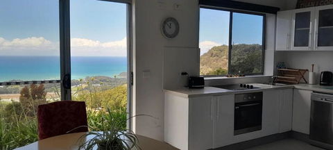 ON TOP Of THE WORLD Garden Studio - Hervey Bay Accommodation 3