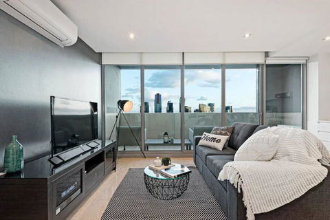 One Bedroom Apartment I Parking I River View I Walk To Crown - Tourism Hervey Bay 2