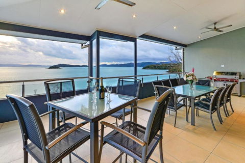 Oceanfront Villa 12 The Edge On Hamilton Island - Tourism Hervey Bay 3