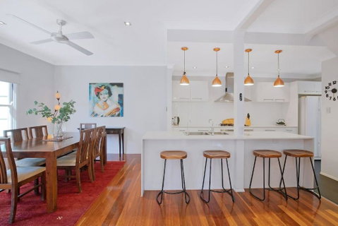 Paddington Cottage - A Classic Queenslander Stay - Hervey Bay Accommodation 3