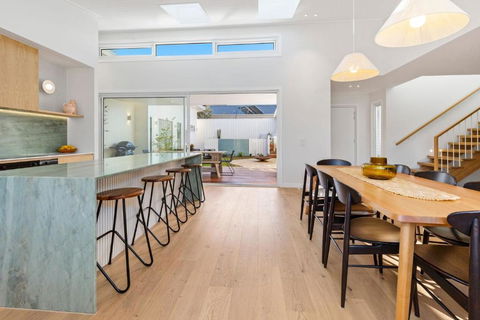 Palm Springs Hideaway - Tourism Hervey Bay 1