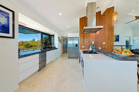Panorama Beach House - Hervey Bay Accommodation 1