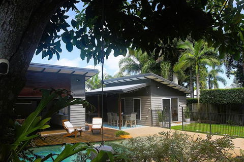 Pantai Indah Villa - Hervey Bay Accommodation 0