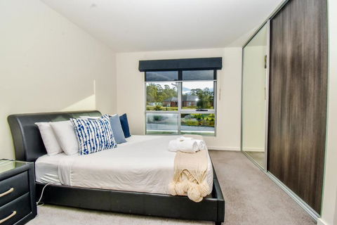 Paradise Point - Entire Home In Clarence Point, Tasmania Australia, 10 Guests 7 Bedrooms 7 Beds 3 Baths - Tourism Hervey Bay 2
