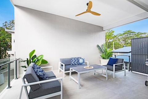 Park Avenue Terrace House Sleeps 9 - Tourism Hervey Bay 3