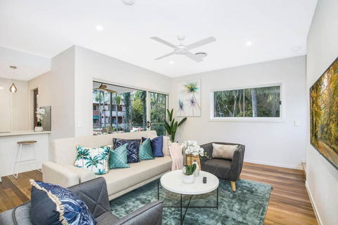 Park Avenue Townhouse Retreat Brisbane Sleeps 10 - Tourism Hervey Bay 3