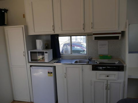 Parkes Country Cabins - Tourism Hervey Bay 2