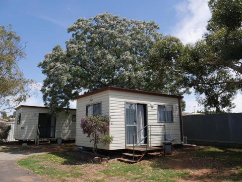 Parkes Country Cabins - Tourism Hervey Bay 3