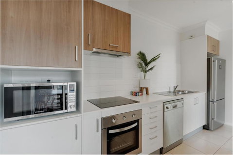 Peaceful 1-Bed Apartment Close To Lonsdale St - Hervey Bay Accommodation 1