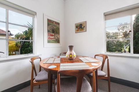 Parkside Hideaway - Beautiful Art Deco Near Zoo - Tourism Hervey Bay 1