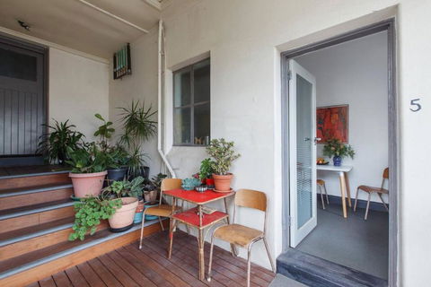 Parkside Hideaway - Beautiful Art Deco Near Zoo - Tourism Hervey Bay 2