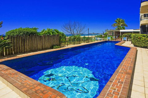 Pelican Sands Beach Resort - Tourism Hervey Bay 1