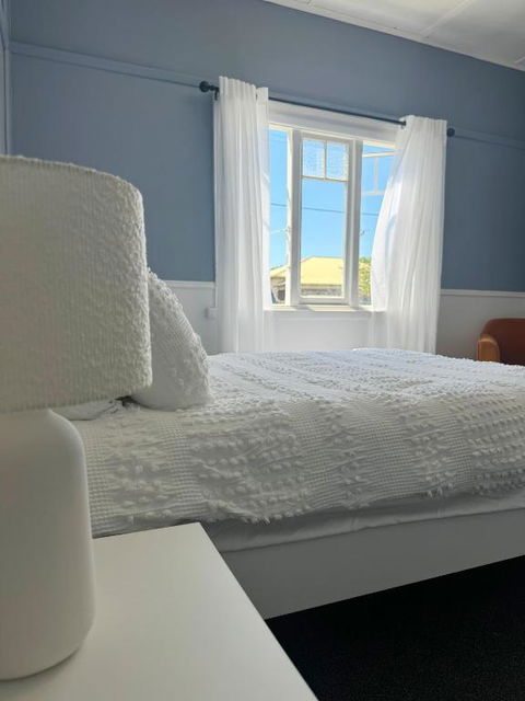 Penguin Paradise Beach House - Hervey Bay Accommodation 3