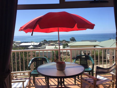 Penguin Seaside Homestay - Tourism Hervey Bay 0