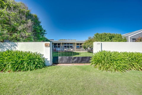 Peaceful Seaside Cottage - Hervey Bay Accommodation 0