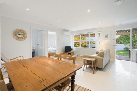 Peaceful Seaside Cottage - Hervey Bay Accommodation 2