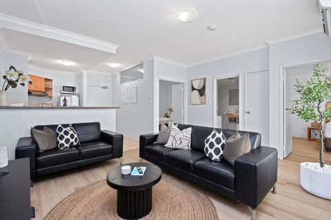 Play & Stay On Hay - Sleeps 2 Or 4 - Hervey Bay Accommodation 0