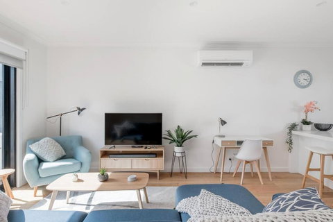 Perfect Port Melbourne Townhouse - Tourism Hervey Bay 1